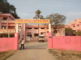 सिस्टम की 'एक्सपायरी' या मरीजों की जान से खिलवाड़? उजियारपुर में स्वास्थ्य केंद्र बना लापरवाही का अड्डा!..