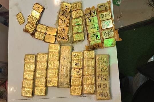 DRI का मेगा ऑपरेशन: 40 करोड़ के विदेशी सोने के साथ अंतरराष्ट्रीय तस्करी गिरोह का पर्दाफाश; दुबई और बांग्लादेश से जुड़े हैं तार
