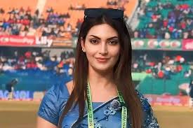 WPL 2026: मैदान पर RCB की रोमांचक जीत, लेकिन महफ़िल लूट ले गई यह 'मिस्ट्री एंकर', खूबसूरती देख फैंस हुए दीवाने!…