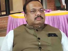 बीजेपी कोषाध्यक्ष राकेश तिवारी के खिलाफ गैर-जमानती वारंट: 36 लाख की ठगी और फर्जी NOC मामले में गिरफ्तारी के आदेश…