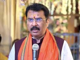 उत्तराखंड की मंत्री के पति पर 10 लाख का इनाम, लड़कियों के अपमान के सवाल पर बीजेपी अध्यक्ष संजय सरावगी ने जोड़े हाथ…