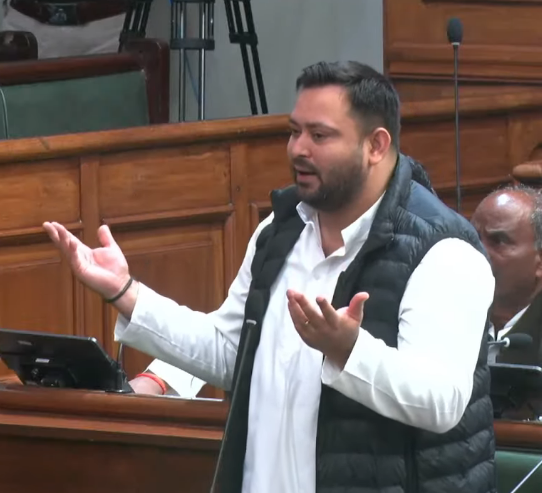 'दूल्हा बनाया पर फेरे नहीं लेने दिए': नीतीश के राज्यसभा जाने पर तेजस्वी का तीखा तंज, कहा- बीजेपी ने जेडीयू को किया 'हाईजैक'