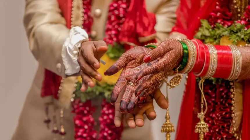 मोतिहारी सनसनी: दुल्हन बनी 'फरार', पति रह गया लाचार; 1 लाख कैश और गहनों पर भी साफ किया हाथ...