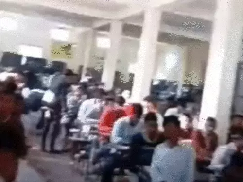 सीवान मैट्रिक परीक्षा विवाद: परीक्षा केंद्र के अंदर से फेसबुक लाइव करना पड़ा भारी,SDM अनिता सिन्हा ने दिए सख्त कार्रवाई के आदेश...