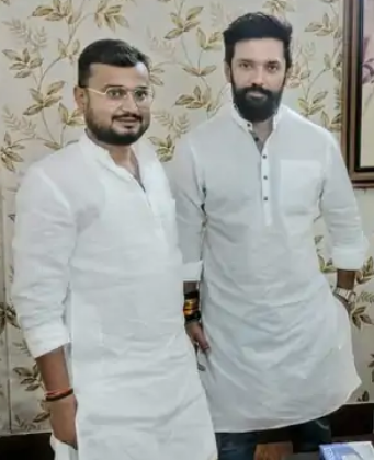 मुजफ्फरपुर में भीषण सड़क हादसा: डिवाइडर से टकराकर पलटी तेज रफ्तार कार, लोजपा (रा.) के युवा नेता अमन कुमार का निधन…