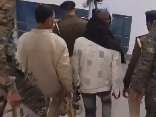 शर्मसार हुआ सहरसा: खेलती बच्ची को अगवा कर पड़ोसी ने किया दुष्कर्म, मासूम के शरीर पर चोट के गहरे निशान; आरोपी गिरफ्तार...