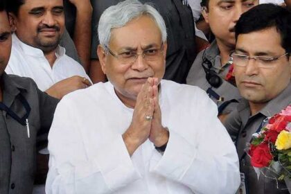 बिहार के 'विकास पुरुष' नीतीश कुमार का 75वां जन्मदिन: प्रदेश भर में जश्न, कहीं रक्तदान शिविर तो कहीं कटा 75 किलो का केक