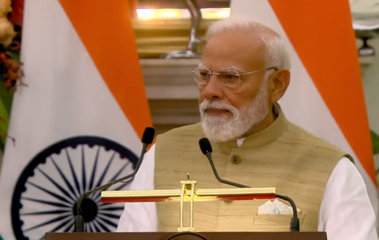 पश्चिम एशिया के बिगड़ते हालात पर पीएम मोदी का बड़ा बयान, बोले— "भारतीयों की सुरक्षा सर्वोपरि, बातचीत से निकले समाधान"