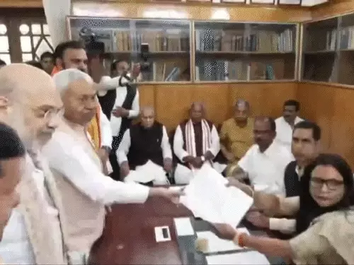 NDA का पावर शो: नीतीश, रामनाथ ठाकुर और उपेंद्र कुशवाहा ने दाखिल किया नामांकन, अमित शाह बने गवाह...
