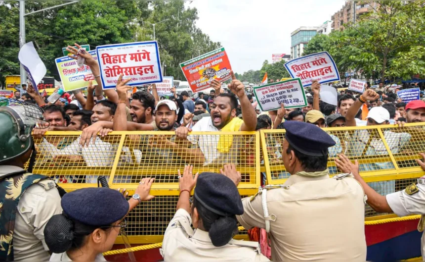 Bihar Teacher Vacancy: पहली बार लागू होगी 'डोमिसाइल नीति', फिर क्यों अटका TRE-4 का नोटिफिकेशन? जानें पूरा विवाद...