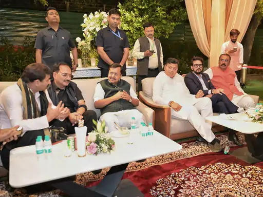 बिहार में महा-परिवर्तन: अमित शाह के साथ संजय सरावगी की गोपनीय बैठक, क्या भाजपा ने चुन लिया है बिहार का नया चेहरा?...