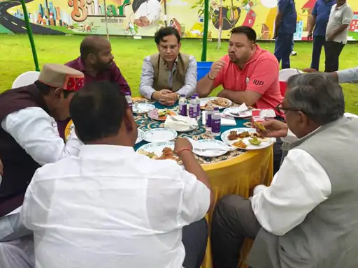 Bihar Politics: राज्यसभा चुनाव से पहले तेजस्वी-अख्तरुल की बड़ी बैठक, क्या NDA का गेम बिगाड़ देगा महागठबंधन?...