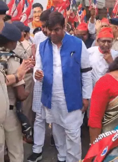 Muzaffarpur ATM Fraud Case: पप्पू सहनी एनकाउंटर मामले में मचा बवाल, VIP चीफ मुकेश सहनी ने निष्पक्ष जांच की मांग की...