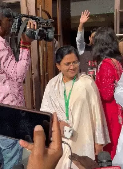 वोटिंग के बीच रिटर्निंग ऑफिसर का ट्रांसफर! बिहार राज्यसभा चुनाव में 'गायब' विधायकों और तबादले ने बढ़ाया सस्पेंस...