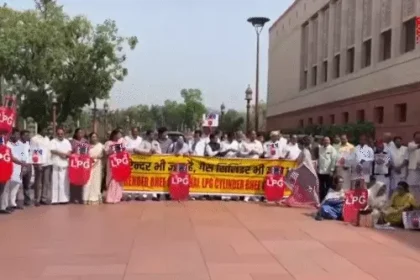 अविश्वास प्रस्ताव के बाद फिर टकराए पक्ष-विपक्ष: 'एप्स्टीन-अदाणी' से लेकर 'गैस संकट' तक, संसद में आज क्या-क्या हुआ?…