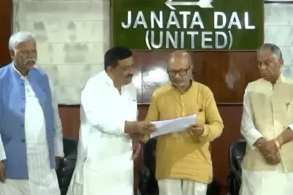 नीतीश का 'कुर्सी प्रेम' या मजबूरी? JDU अध्यक्ष बनने के पीछे के 5 बड़े कारण?...