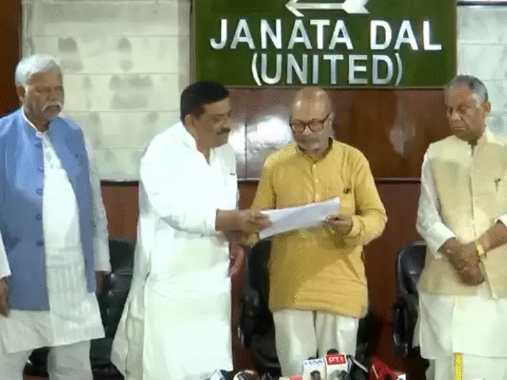 नीतीश का 'कुर्सी प्रेम' या मजबूरी? JDU अध्यक्ष बनने के पीछे के 5 बड़े कारण?...