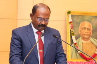 सिनेमाई करिश्मा बनाम चुनावी हकीकत: विजय की TVK ने बिगाड़ा समीकरण ? नतीजों से पहले हाई अलर्ट!
