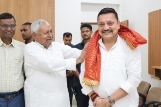 नीतीश कुमार से अरविंद कुमार सिंह की मुलाकात, बिहार के विकास और सामाजिक मुद्दों पर हुई विस्तृत चर्चा