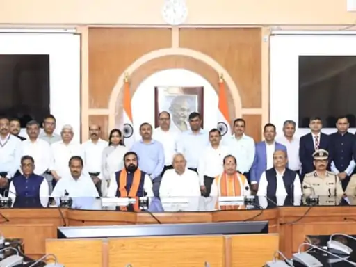 बड़ी खबर: दोपहर 3 बजे इस्तीफा देंगे नीतीश कुमार! श्रेयसी सिंह या सम्राट चौधरी? बिहार की कुर्सी का सस्पेंस खत्म होने वाला है...