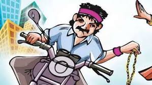 Sikandarpur Crime: जिम से लौट रहे पूर्व पार्षद को बदमाशों ने घेरा, पिस्टल दिखाकर झपटी सोने की चेन, इलाके में दहशत...