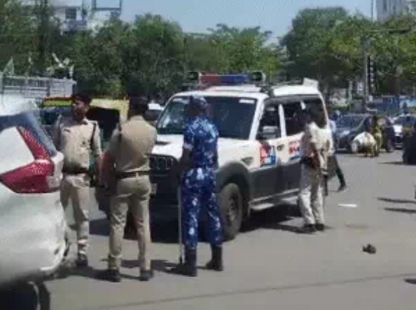 NEET छात्रा केस: पटना में फूटा गुस्सा, CBI घेराव के दौरान पुलिस से भिड़े प्रदर्शनकारी!..
