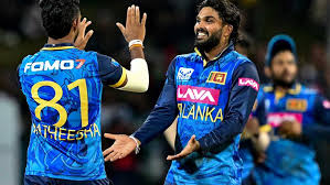 KKR के लिए गुड न्यूज, LSG को झटका! पथिराना ने शुरू की गेंदबाजी, लेकिन हसरंगा पर फंसा पेंच...