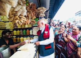 PM मोदी ने झाड़ग्राम में खाई झालमुड़ी, लेकिन चर्चा में आ गए तेजस्वी यादव! जानिए क्या है 'नकल' वाला पूरा विवाद...